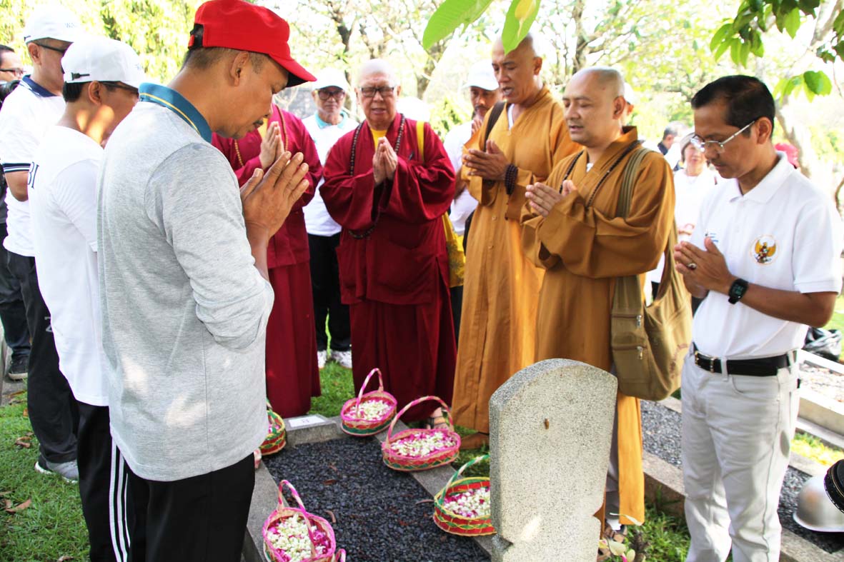 Walubi Bakti Sosial di TMPN Kalibata Sambut Hari Nasional Tri Suci Waisak 2563 BE/2019 di Candi Borobudur