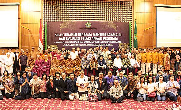 Para Pemuka Agama berfoto bersama